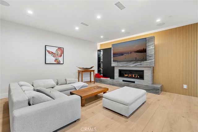 1511 Cliff Drive, Newport Beach, CA 92663