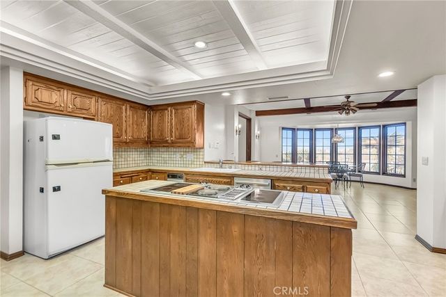 2572 Sunset Drive, Riverside, CA 92506