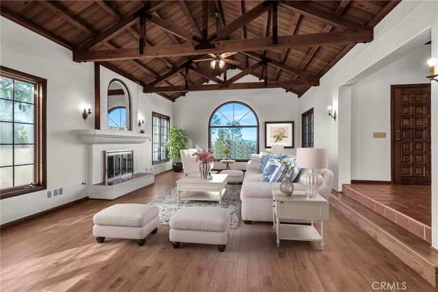 2572 Sunset Drive, Riverside, CA 92506