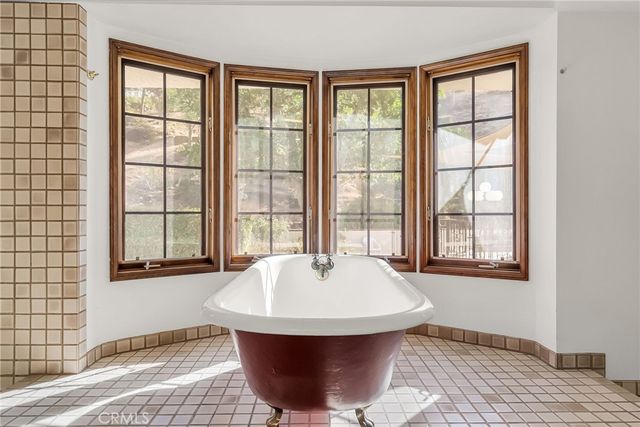 2572 Sunset Drive, Riverside, CA 92506