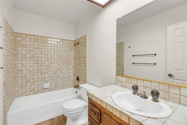 2572 Sunset Drive, Riverside, CA 92506