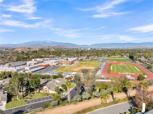 2572 Sunset Drive, Riverside, CA 92506