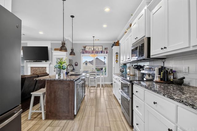 5022 Maple Leaf, Benton, AR 72019