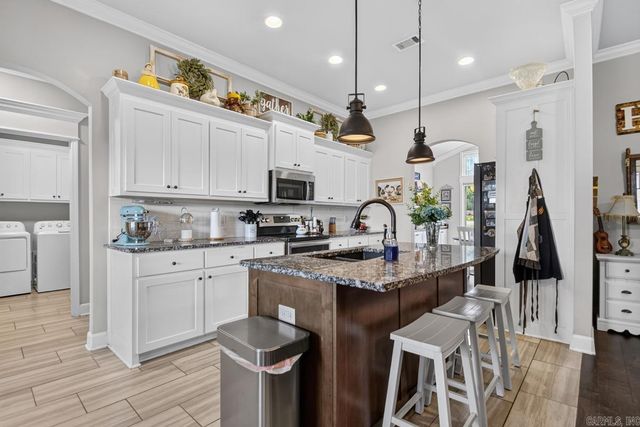 5022 Maple Leaf, Benton, AR 72019