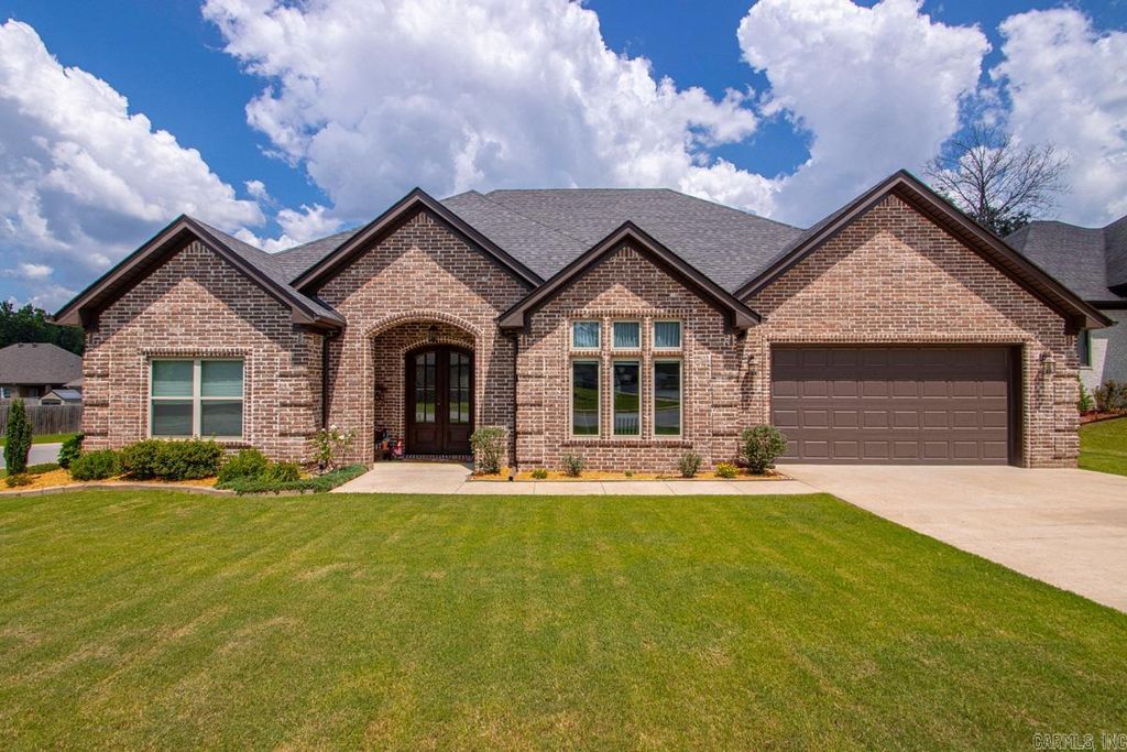 5022 Maple Leaf, Benton, AR 72019
