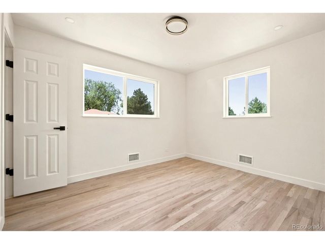 3280 Leyden St, Denver, CO 80207