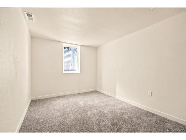 3280 Leyden St, Denver, CO 80207
