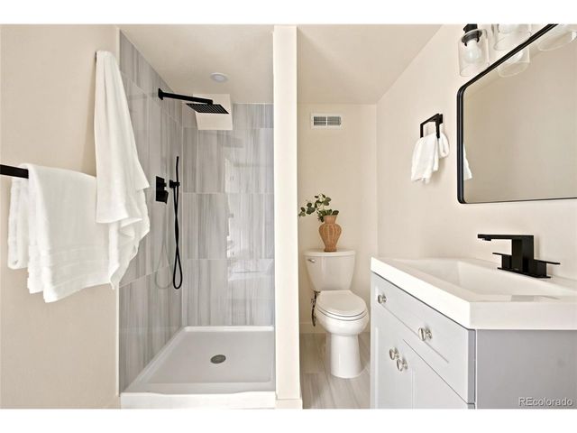 3280 Leyden St, Denver, CO 80207