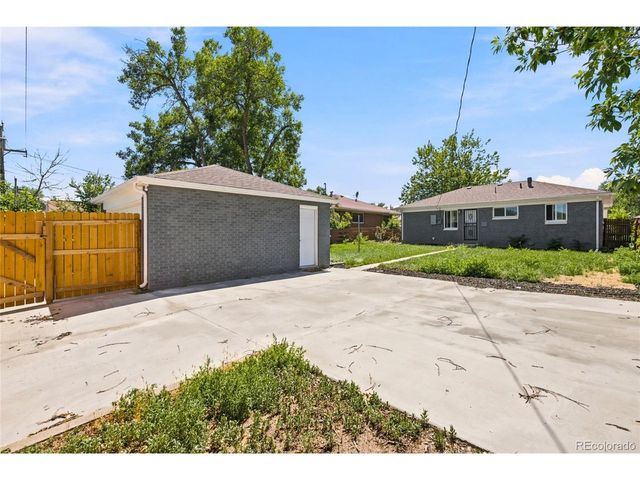 3280 Leyden St, Denver, CO 80207