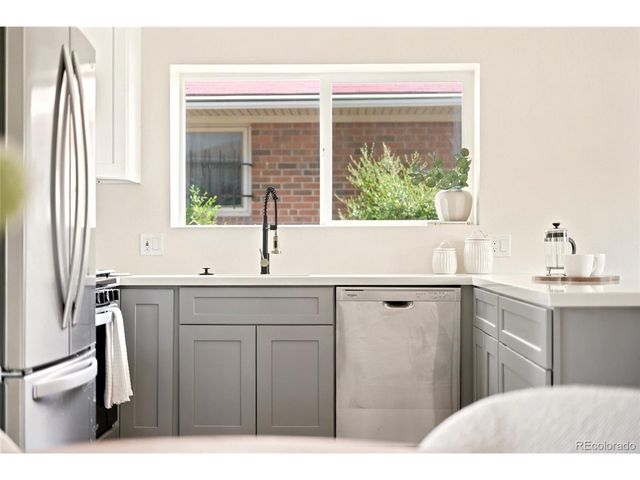 3280 Leyden St, Denver, CO 80207