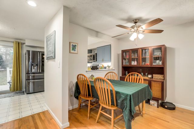 585 Turnpike St 2, Easton, MA 02356