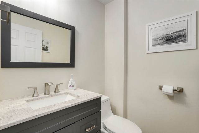 585 Turnpike St 2, Easton, MA 02356