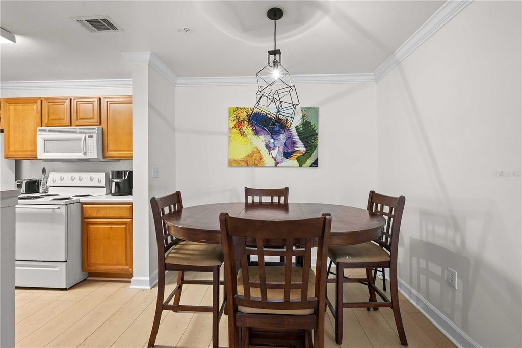 Image 20 of property listing at 18235 BRIDLE CLUB DRIVE 18235, Tampa, FL 33647