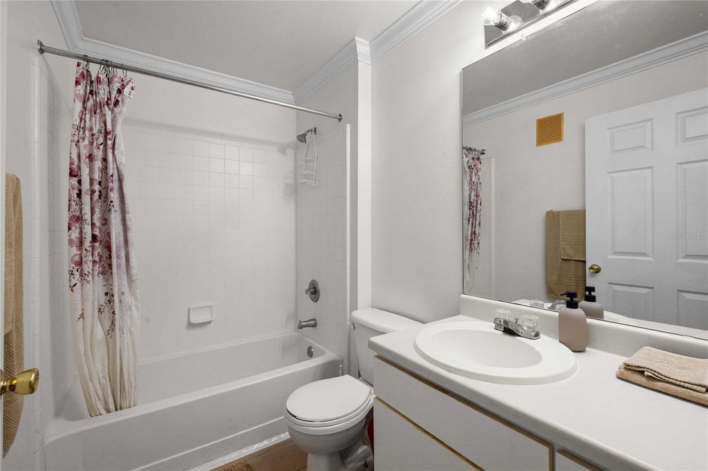 Image 29 of property listing at 18235 BRIDLE CLUB DRIVE 18235, Tampa, FL 33647