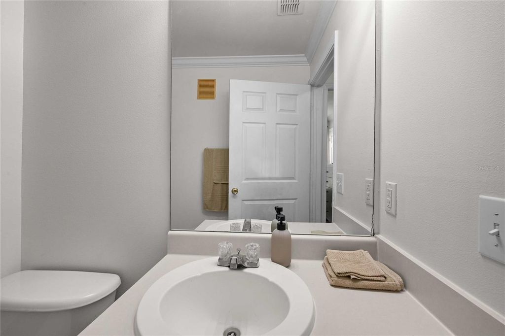 Image 30 of property listing at 18235 BRIDLE CLUB DRIVE 18235, Tampa, FL 33647