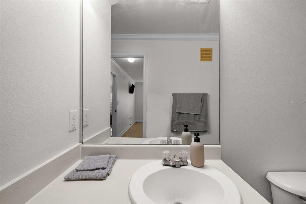 Image 32 of property listing at 18235 BRIDLE CLUB DRIVE 18235, Tampa, FL 33647
