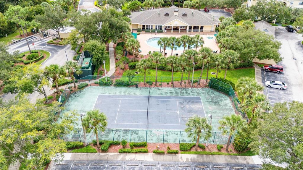 Image 7 of property listing at 18235 BRIDLE CLUB DRIVE 18235, Tampa, FL 33647