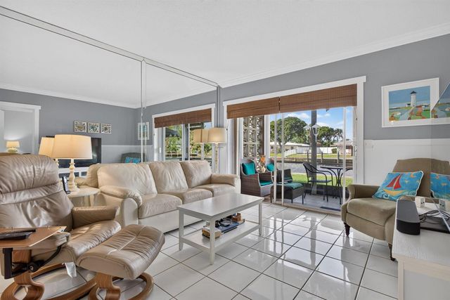 298 SE 6th Avenue 9, Pompano Beach, FL 33060