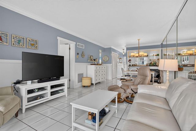 298 SE 6th Avenue 9, Pompano Beach, FL 33060