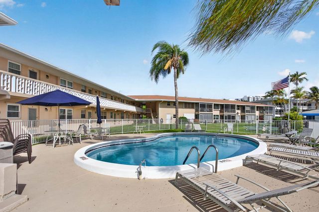 298 SE 6th Avenue 9, Pompano Beach, FL 33060