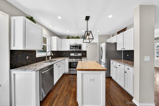 9934 Bedford Drive, Huntley, IL 60142