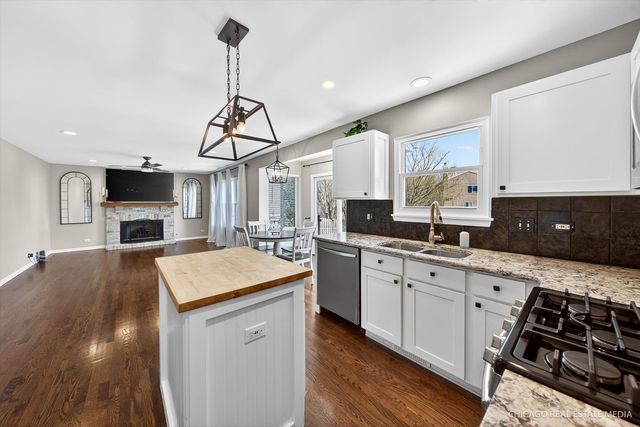 9934 Bedford Drive, Huntley, IL 60142