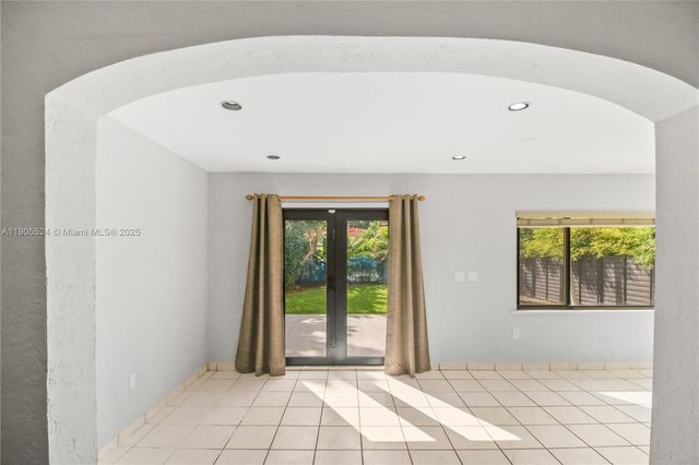 1814 SW 22nd Ter, Miami, FL 33145