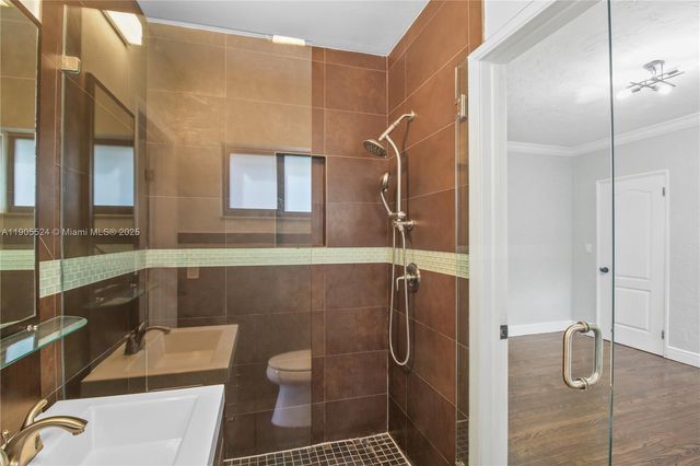 1814 SW 22nd Ter, Miami, FL 33145