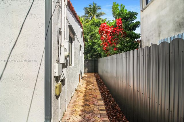 1814 SW 22nd Ter, Miami, FL 33145