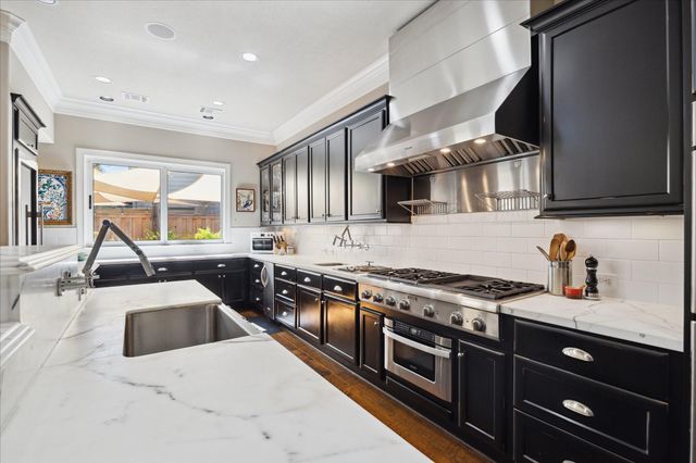 1202 Meadowlark Lane, Sugar Land, TX 77478