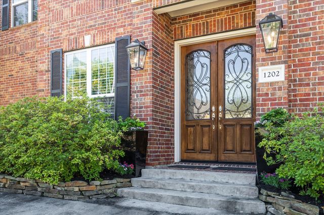 1202 Meadowlark Lane, Sugar Land, TX 77478