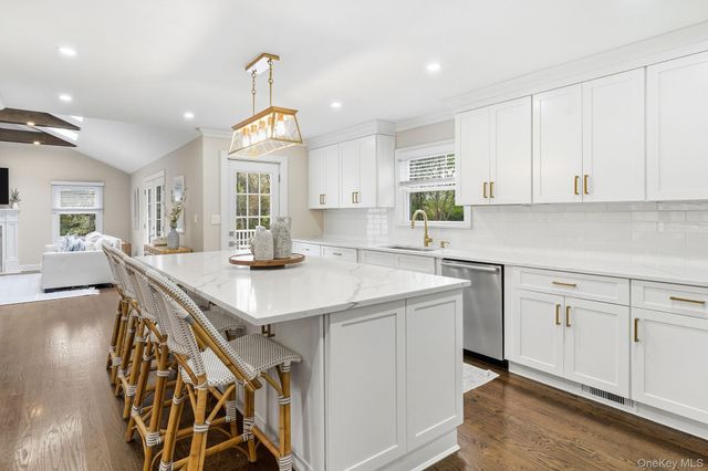 12 S Canterbury Road S, Harrison, NY 10528