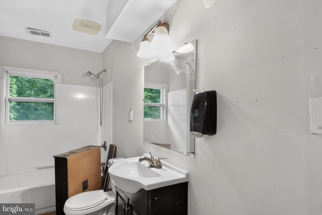 13 BEACON HILL RD, Baltimore, MD 21207