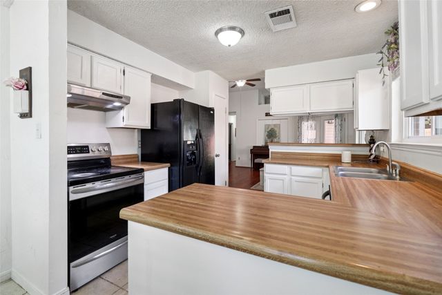 4710 Poppy Drive E, Fort Worth, TX 76137