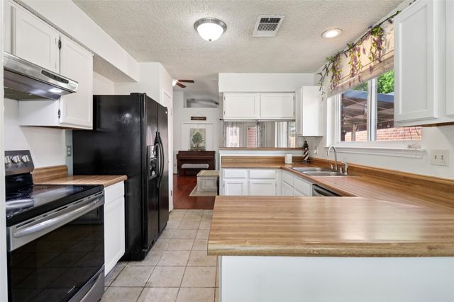 4710 Poppy Drive E, Fort Worth, TX 76137