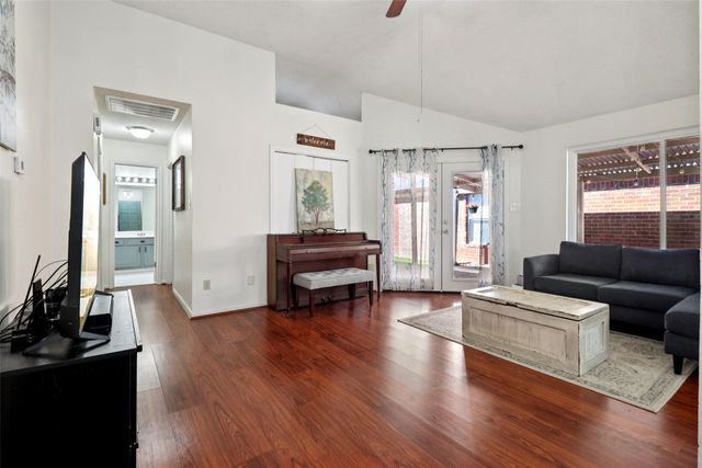 4710 Poppy Drive E, Fort Worth, TX 76137