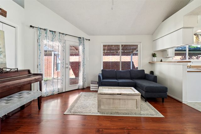 4710 Poppy Drive E, Fort Worth, TX 76137