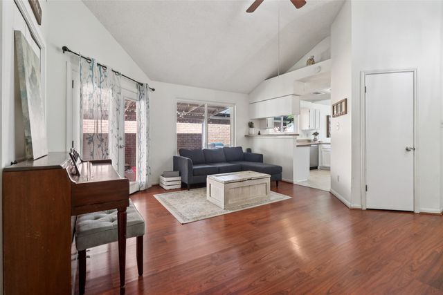 4710 Poppy Drive E, Fort Worth, TX 76137