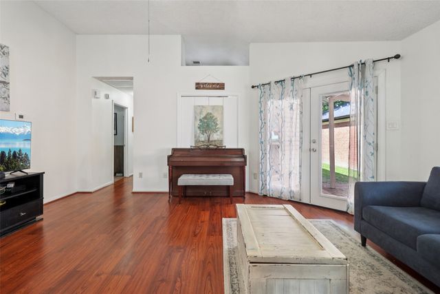 4710 Poppy Drive E, Fort Worth, TX 76137