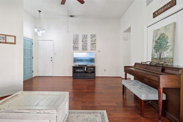 4710 Poppy Drive E, Fort Worth, TX 76137