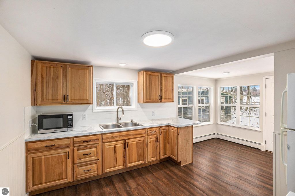 Image 17 of property listing at 11401/11425 Hibner Road, Hartland, MI 48353