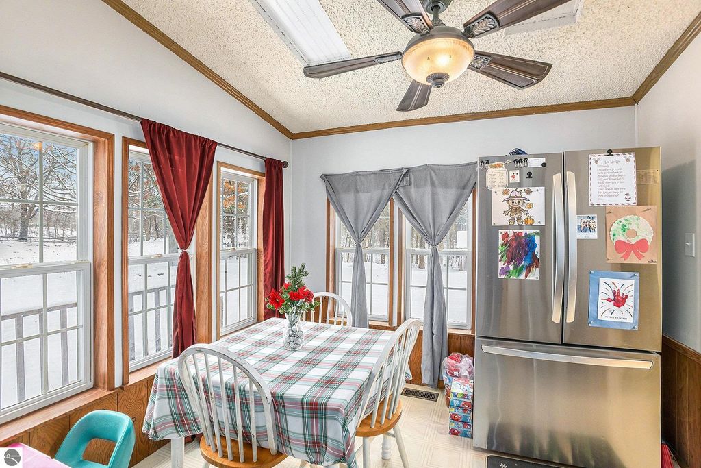 Image 7 of property listing at 11401/11425 Hibner Road, Hartland, MI 48353