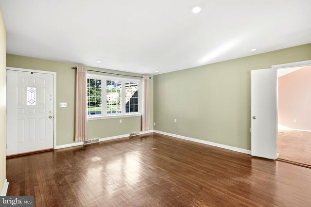 801 SOUTHAMPTON RD, Philadelphia, PA 19116