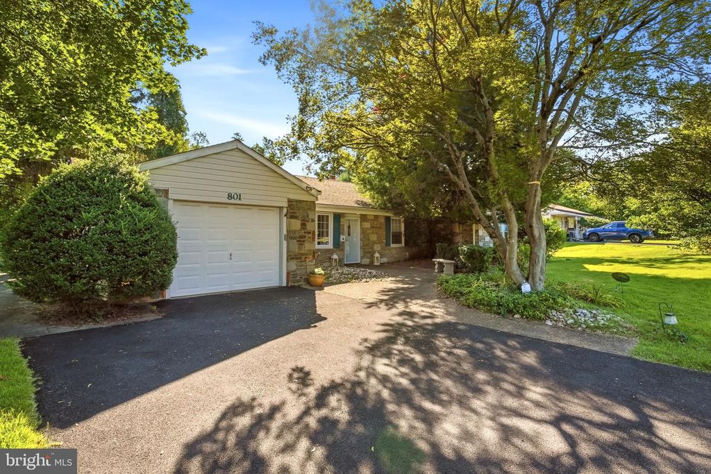 801 SOUTHAMPTON RD, Philadelphia, PA 19116