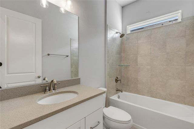 246 AZURE MIST WAY, Daytona Beach, FL 32124