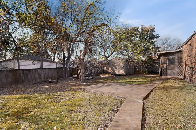 1108 Winters Street, Dallas, TX 75216