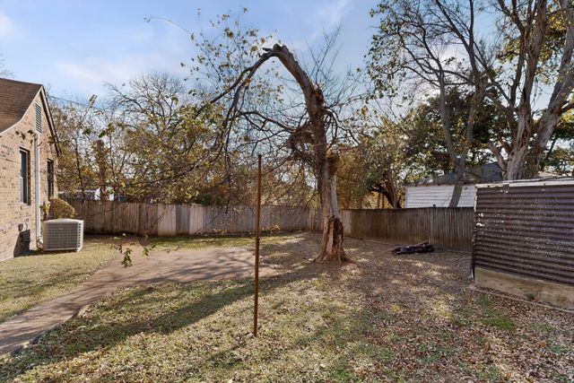 1108 Winters Street, Dallas, TX 75216