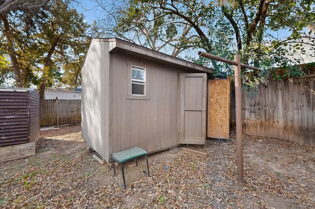 1108 Winters Street, Dallas, TX 75216