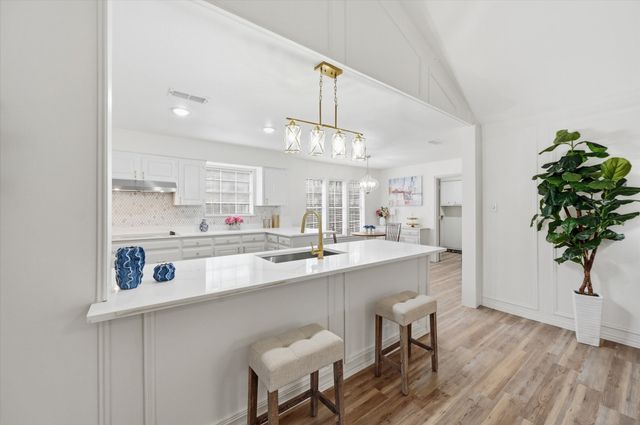 5808 Ridge Drive, Arlington, TX 76016