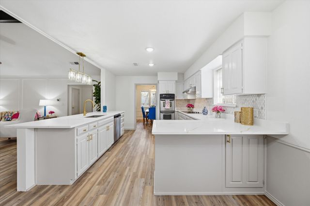 5808 Ridge Drive, Arlington, TX 76016